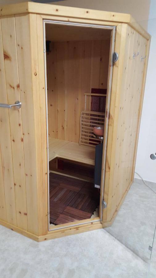 Barrierefreies Zimmer Im Blockhaus Mit Sauna Am See Soyen 외부 사진