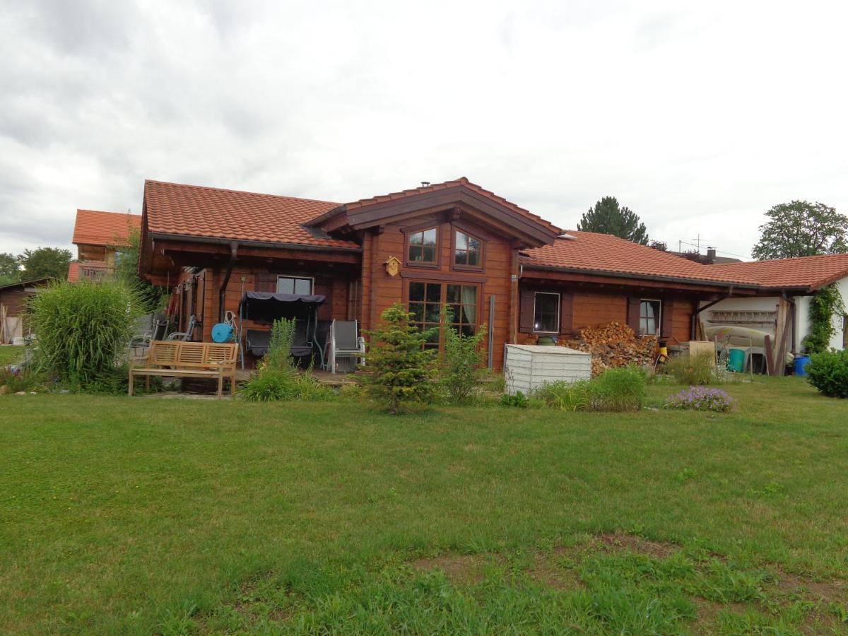 Barrierefreies Zimmer Im Blockhaus Mit Sauna Am See Soyen 외부 사진