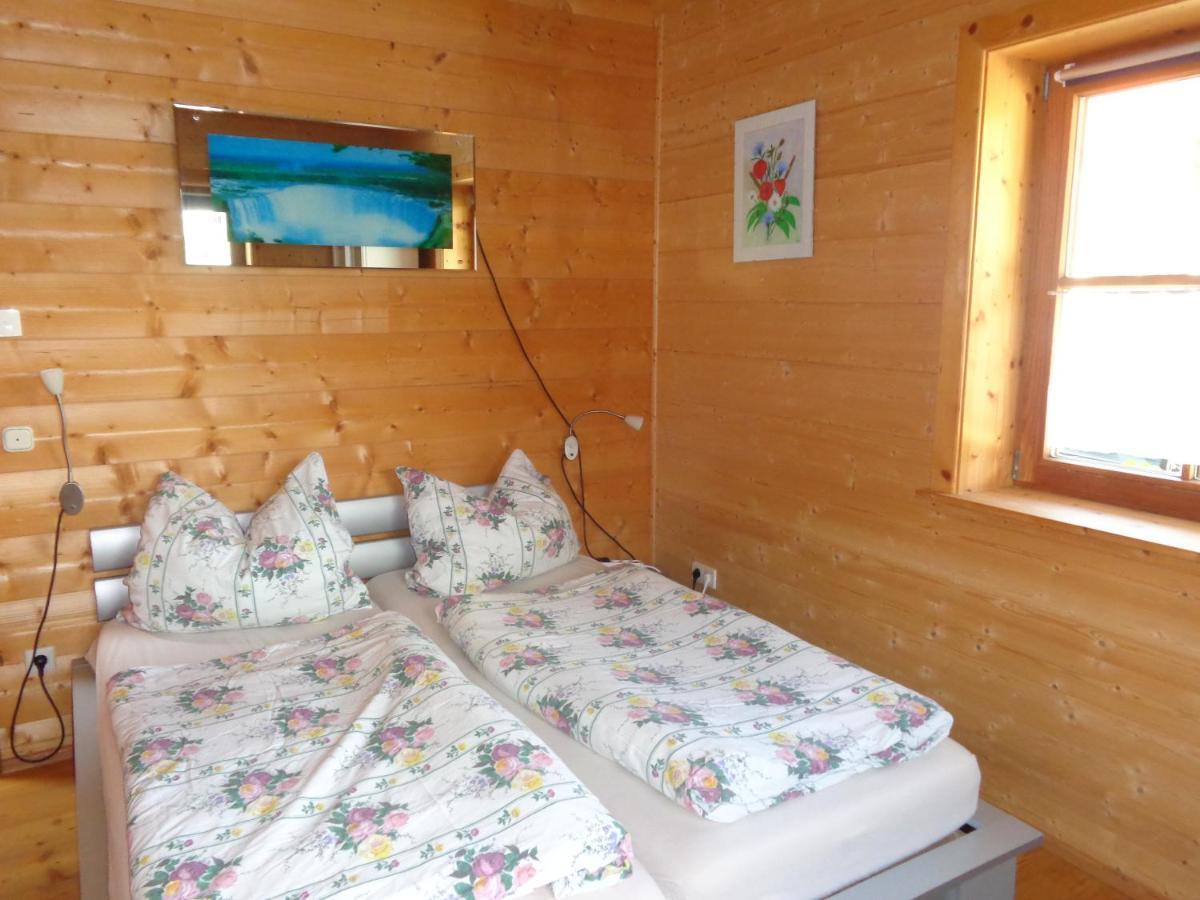 Barrierefreies Zimmer Im Blockhaus Mit Sauna Am See Soyen 외부 사진